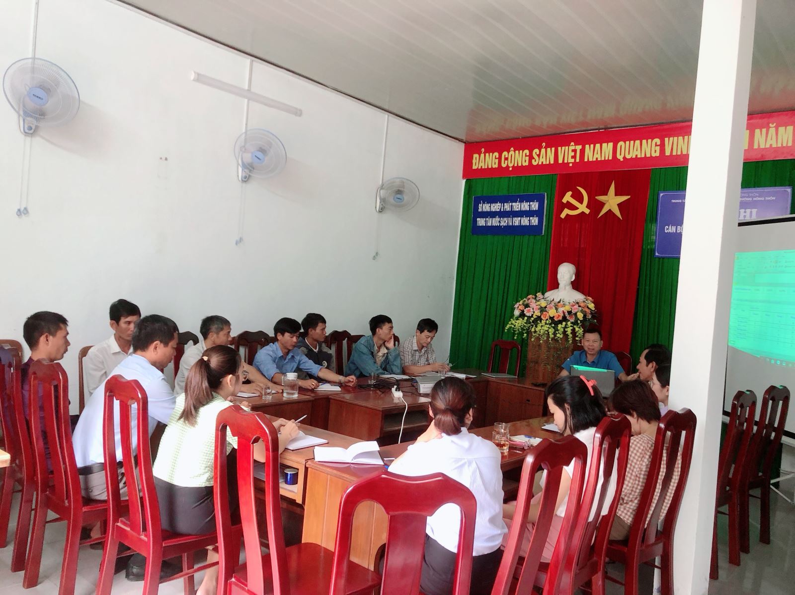 Tăng cường công tác dân vận của Trung tâm Nước sạch và Vệ sinh môi trường nông thôn năm 2025